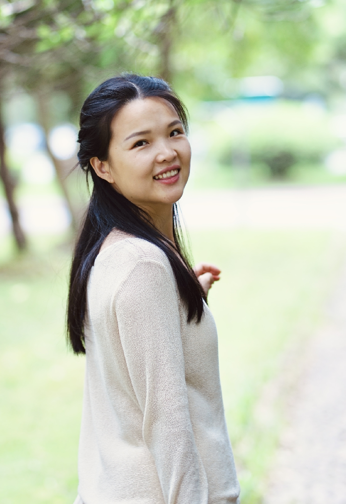 馮佳英（國瓷紅葉畫院高級畫師）