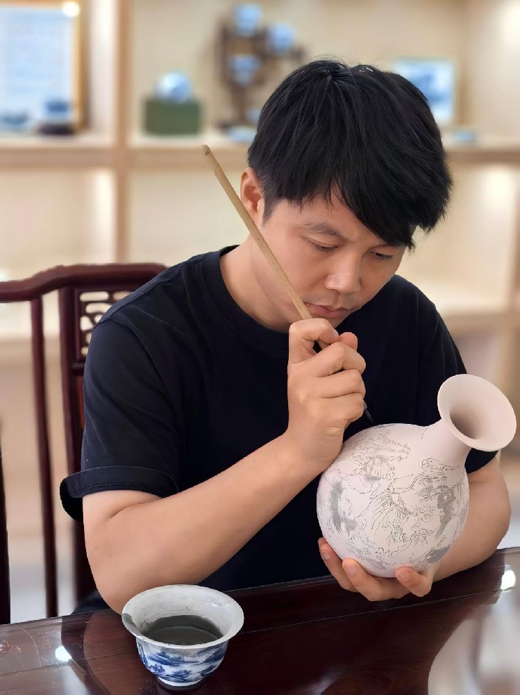 查啟濤（國瓷紅葉畫院高級畫師）