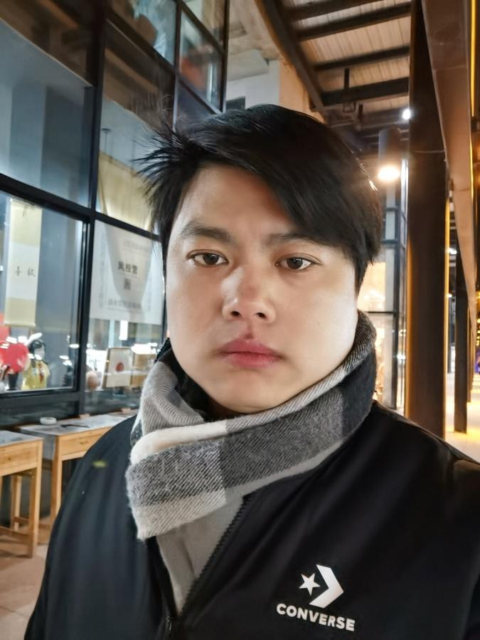 吳志明（國(guó)瓷紅葉畫院高級(jí)畫師）