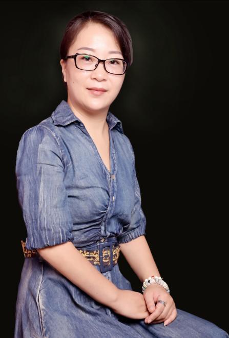 謝婷（國(guó)瓷紅葉畫(huà)院研究員）